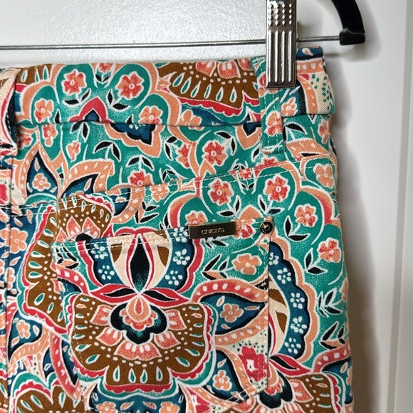 Chicos Size S So Slimming Colorful Stretch Bombay Paisley Girlfriend Ankle Jeans - Picture 10 of 15